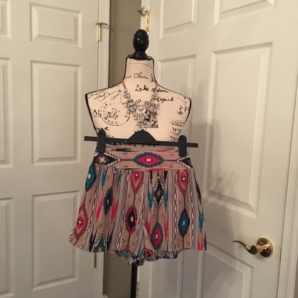 Forever 21 flare tribal shorts - Picture 2 of 5